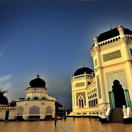 Hotel Madani Medan - Syariah Hotel Εξωτερικό φωτογραφία