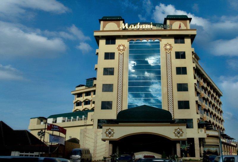Hotel Madani Medan - Syariah Hotel Εξωτερικό φωτογραφία